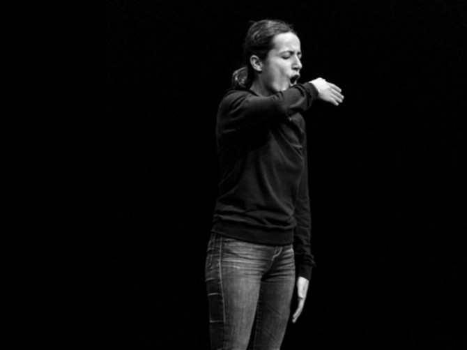 3. Enlloc d’actuar fabulo (En lugar de actuar fabulo), 2012. Performance en el teatro Villarroel, 2012